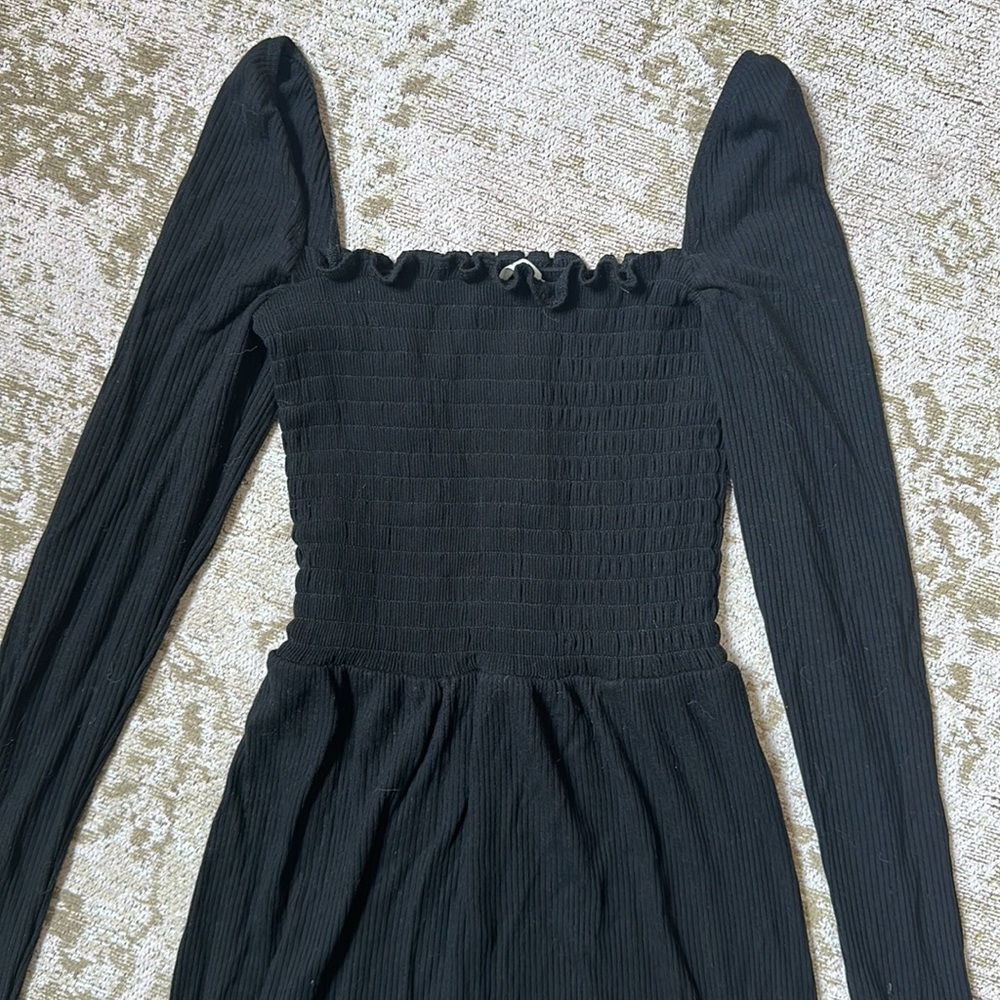 FLASH SALE 🤍 reformation off shoulder smocked stretchy mini dress